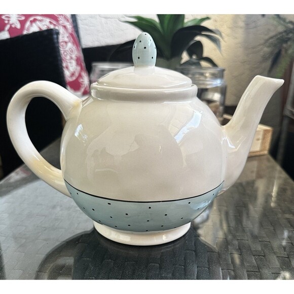 New Rae Dunn Artisan Collection By Magenta Blue Polka Dot POUR Teapot - Picture 2 of 8
